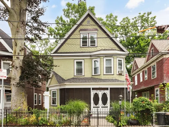 11 Bruce St, Dorchester, MA 02124