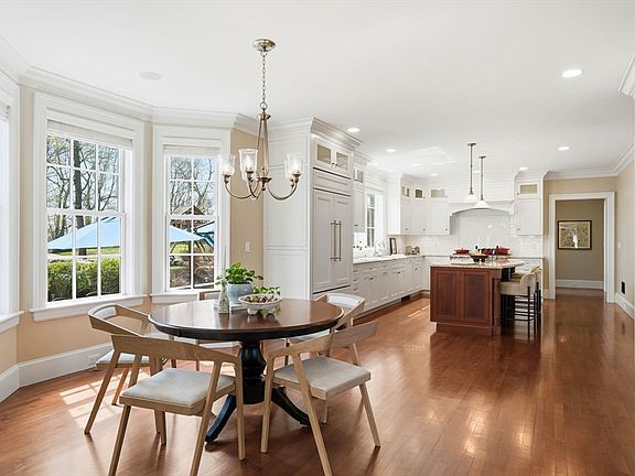 4th image of 21 Chadbourne Rd