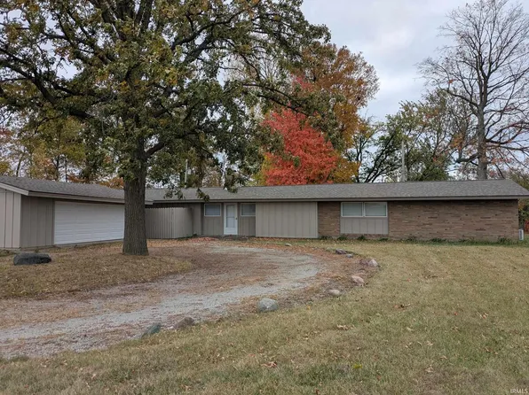 217 W Washington Center Rd, Fort Wayne, IN 46825