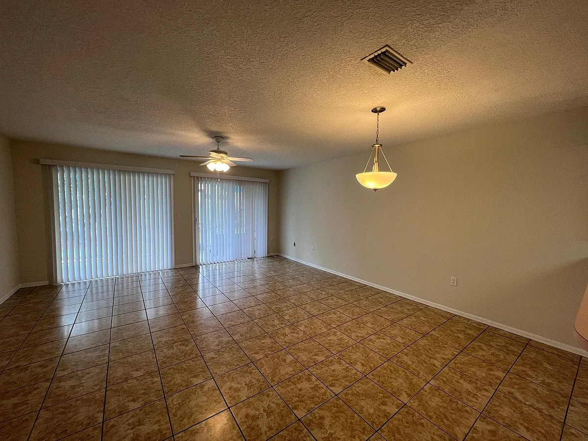 Building Photo - 2990 S Fiske Blvd #I6