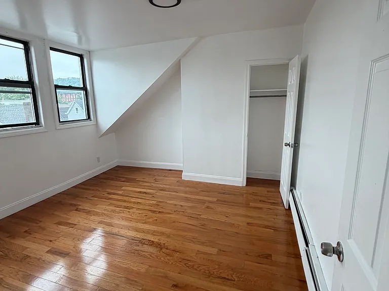 25 Oak St #3 — Photo 6