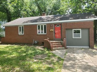 459 Fieldcrest Dr, Pittsburg, KS 66762