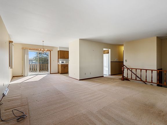 5th image of 324 Eastgate Ct