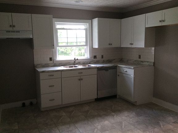 2nd image of 104 Withers St