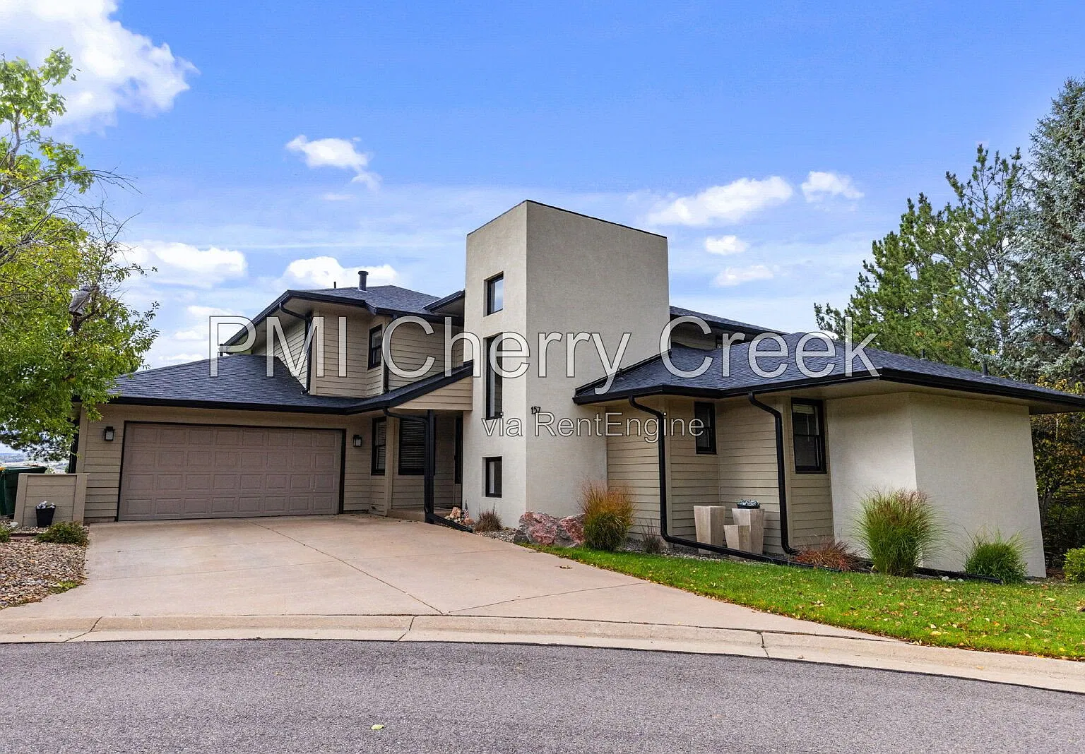 5 bed, 4.5 bath, 4712 sqft, $5,000 — Photo 1