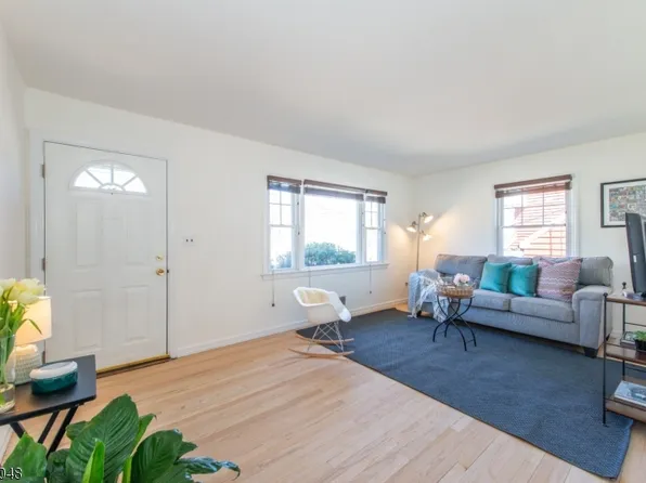 118 Elizabeth Pl, Totowa Boro, NJ 07512