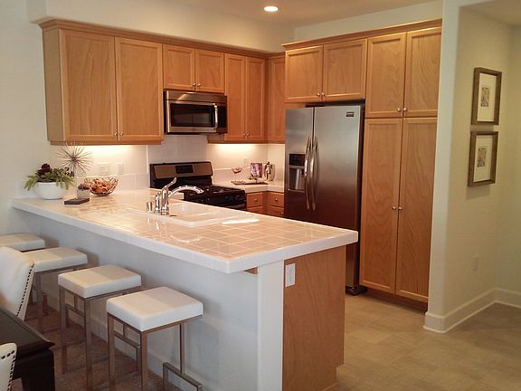 2nd image of 242 Bainbridge Ct #150