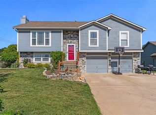 1915 N 156th St, Basehor, KS 66007