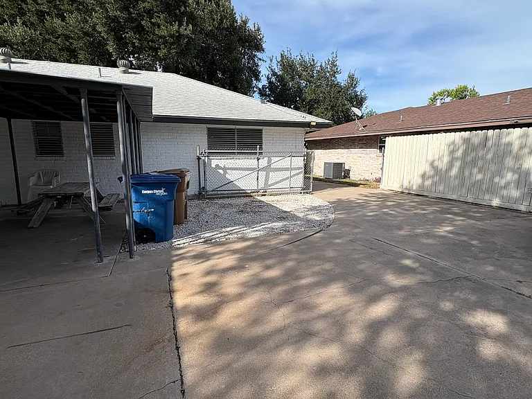 4641 Sheffield Ln — Photo 7