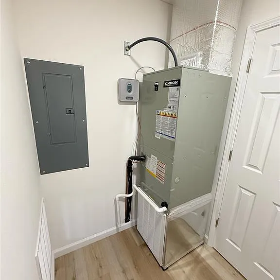 604 N Henderson St — Photo 12