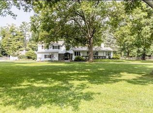 5025 Drake Rd, Cincinnati, OH 45243