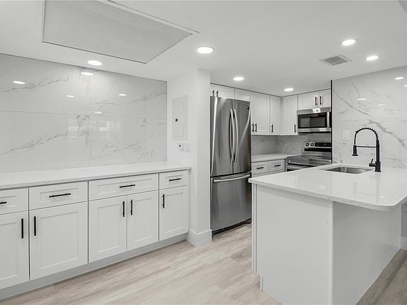 5th image of 4754 Marine Pkwy APT 103
