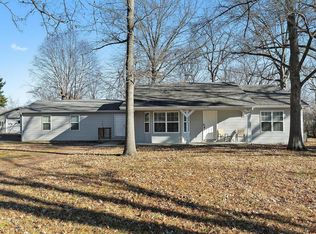 514 E Center St, Troy, IL
