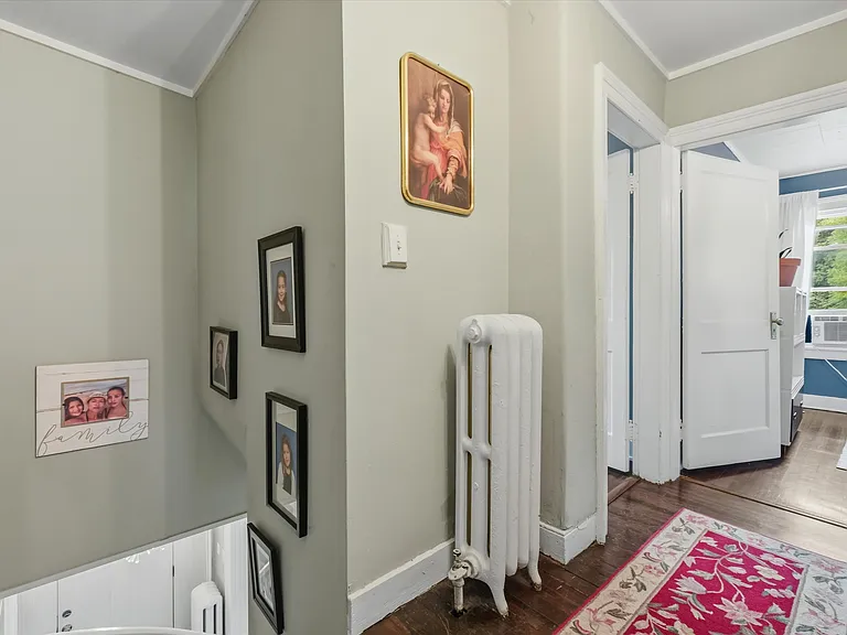 108 Hooker Ave — Photo 18