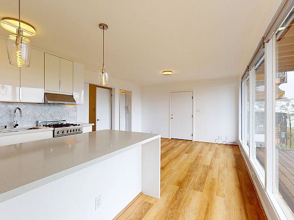 3rd image of 3420 Market St APT 1