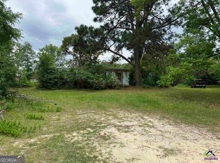118 Happy Ln, Byron, GA 31008