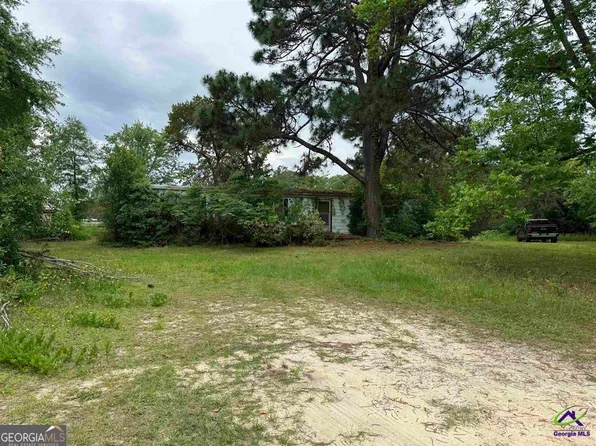 118 Happy Ln, Byron, GA 31008