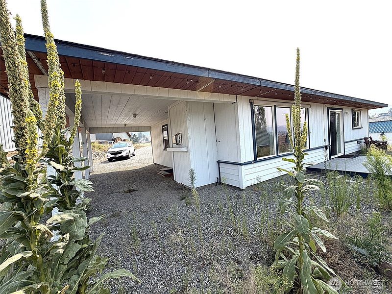 2nd image of 62 HERON LOOP