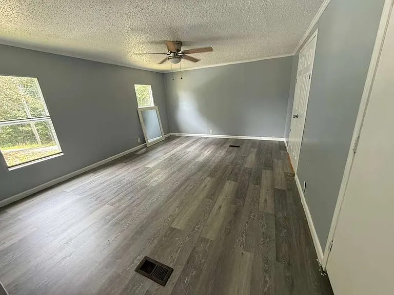 3901 Coker Rd — Photo 3