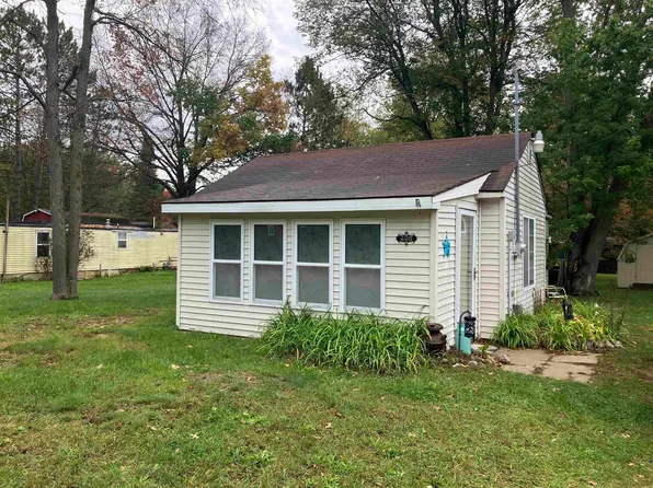 408 Maple St, Lake, MI 48632