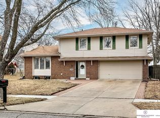 2130 Devoe Dr, Lincoln, NE 68506