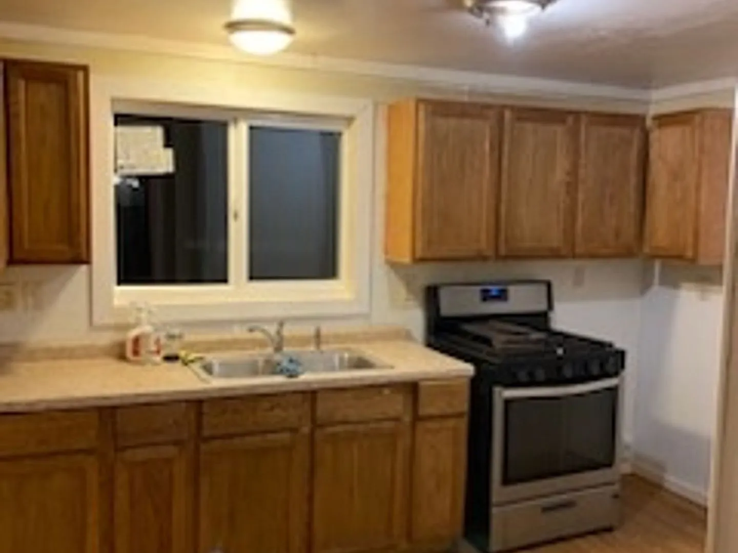 5 Bedrooms 2 Baths with Rent Freeze! Older Victorian Home CharmNJ — Photo 4