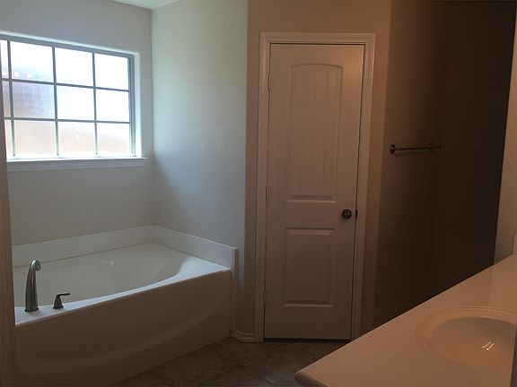 5th image of 9909 Dublin Ave