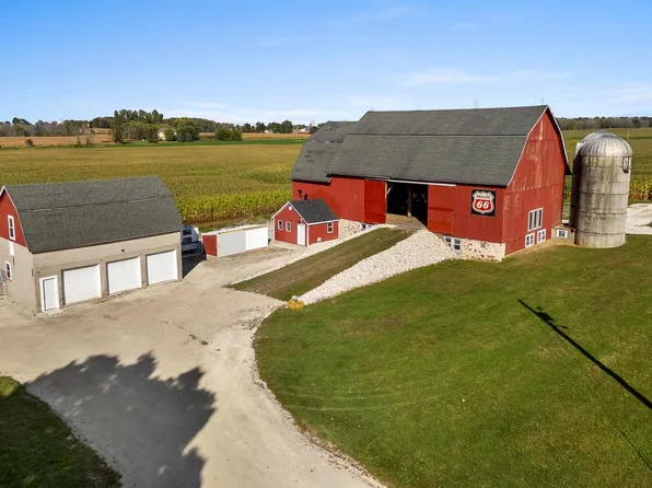 8226 WILHARMS ROAD, Manitowoc, WI 54220