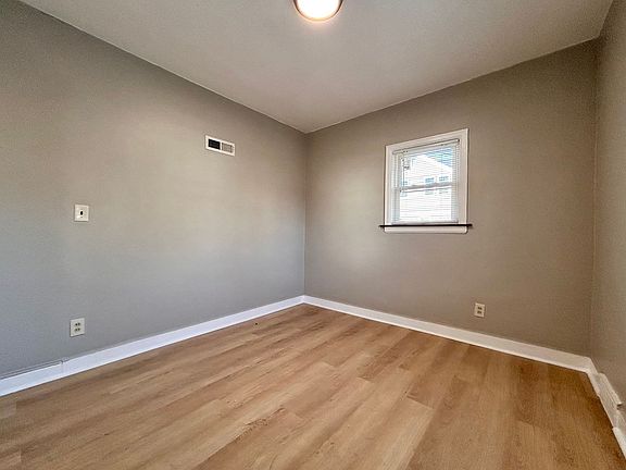 3rd image of 297 W Larch Ave #1