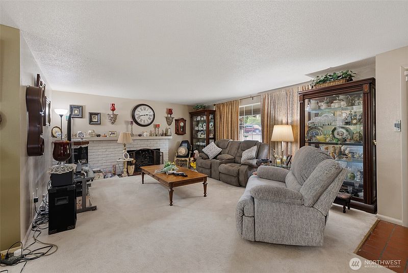 4th image of 10120 Cedrona Street SW
