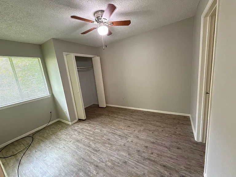 510 Willowbend Cv — Photo 16
