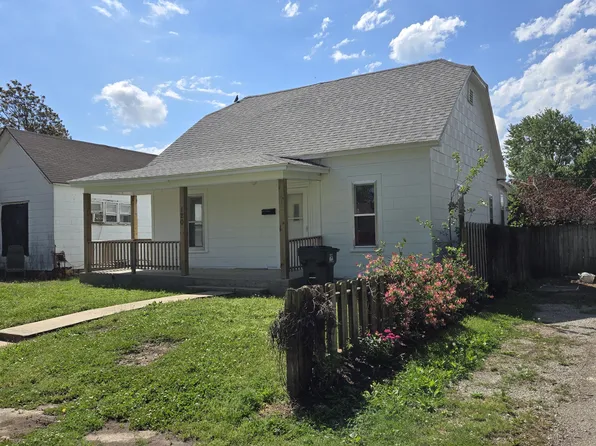120 W Pleasant Street, Aurora, MO 65605