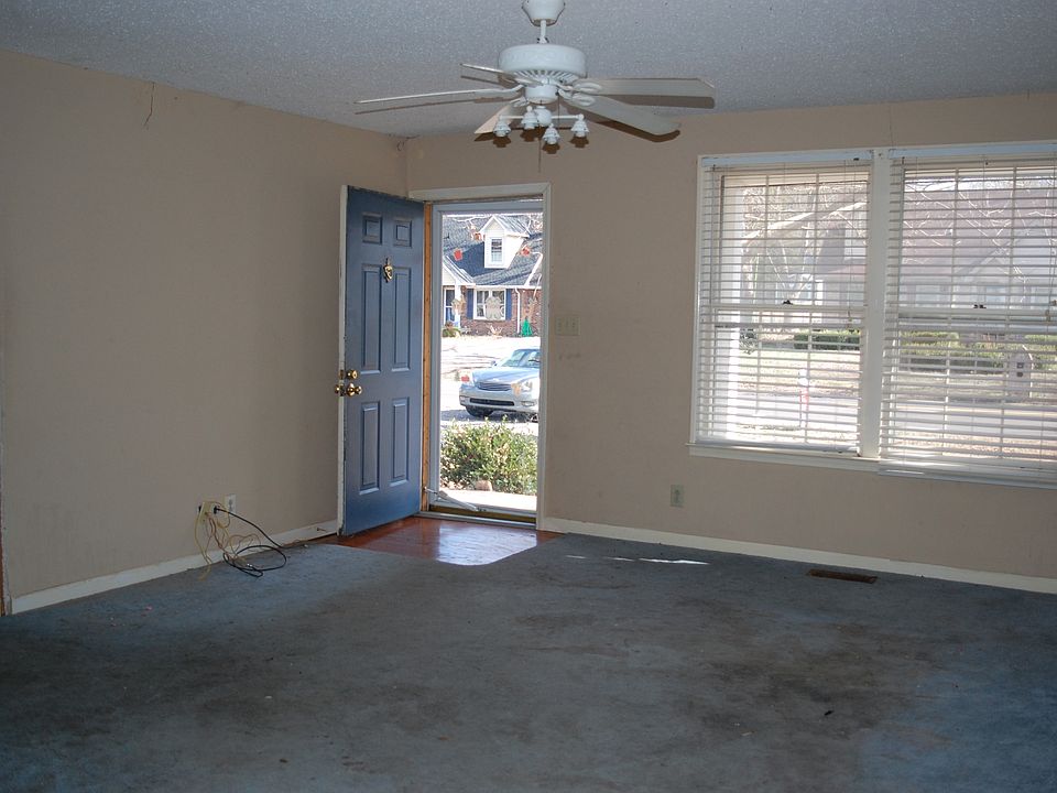 1st image of 324 Kelsey Dr