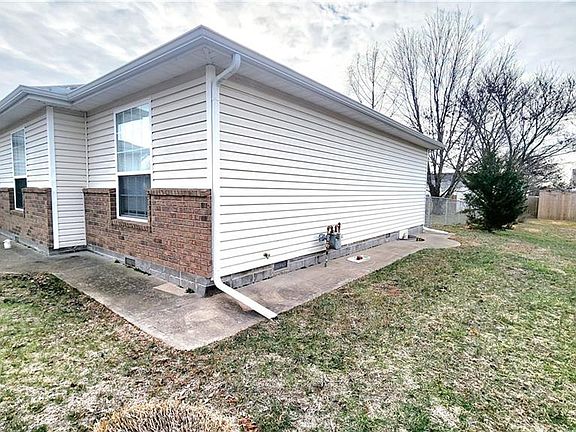 3rd image of 1006 Abby Ln