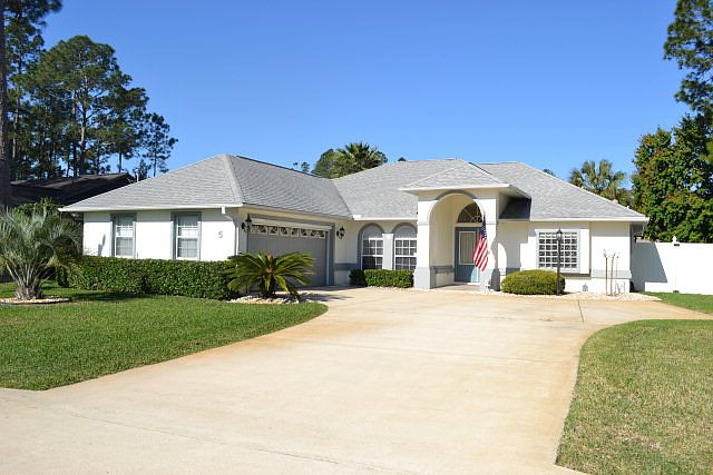 1st image of 5 Woodshaw Ln