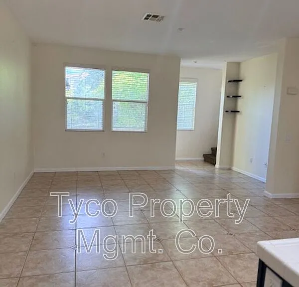2709 Apricot Ct — Photo 5