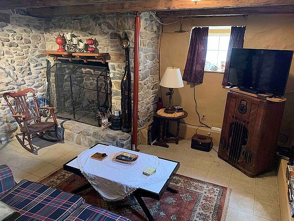 3rd image of 5680 Fairfield Rd