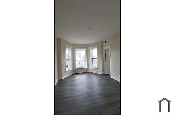 Building Photo - 4225 W Jackson Blvd #2