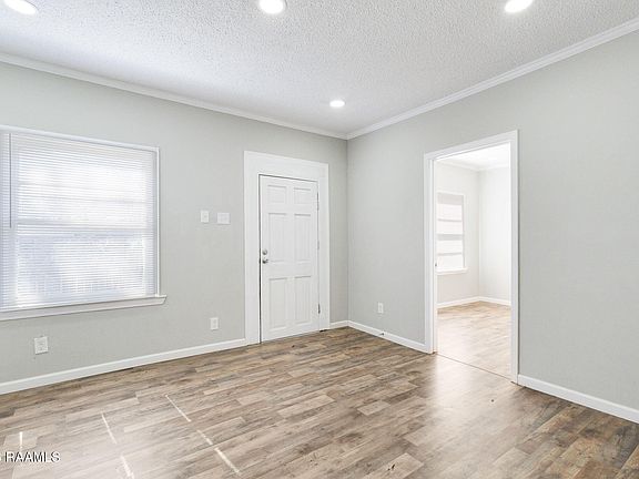 5th image of 807 & 809 E Vermilion Street