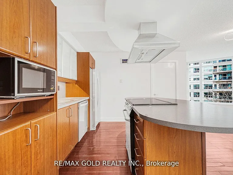 550 Queens Quay W #509 — Photo 23