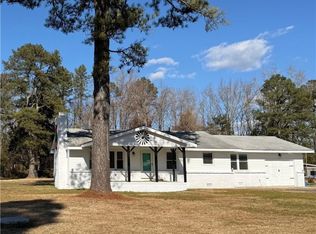 15200 Chieftain Rd, Disputanta, VA 23842