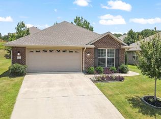 172 Greenwood Cir, Calera, AL 35040