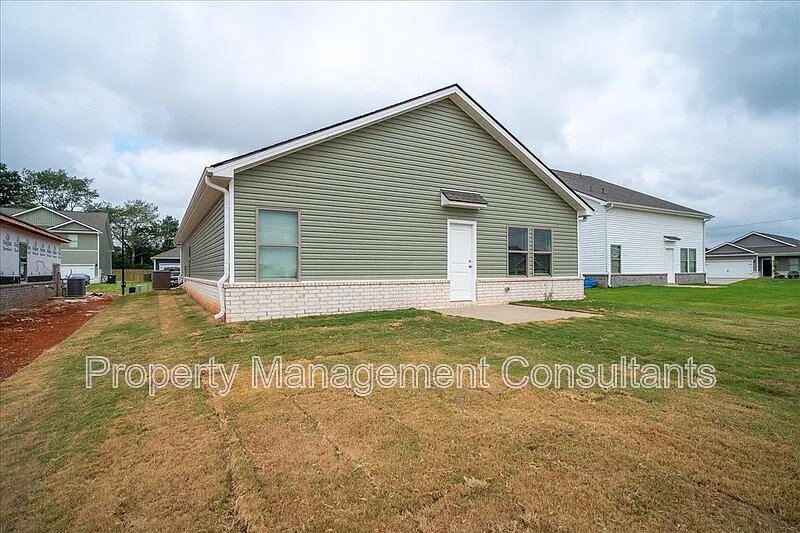 4 bed, 2.0 bath, 1667 sqft, $1,895 — Photo 4