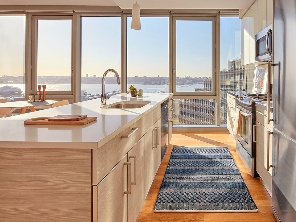 1st image of 550 W 54th St APT 1600