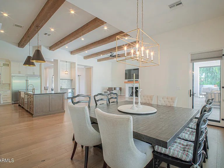 12424 E Victoria St — Photo 29
