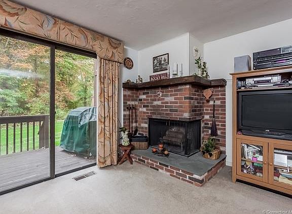 3rd image of 504 Cedar Hollow Dr