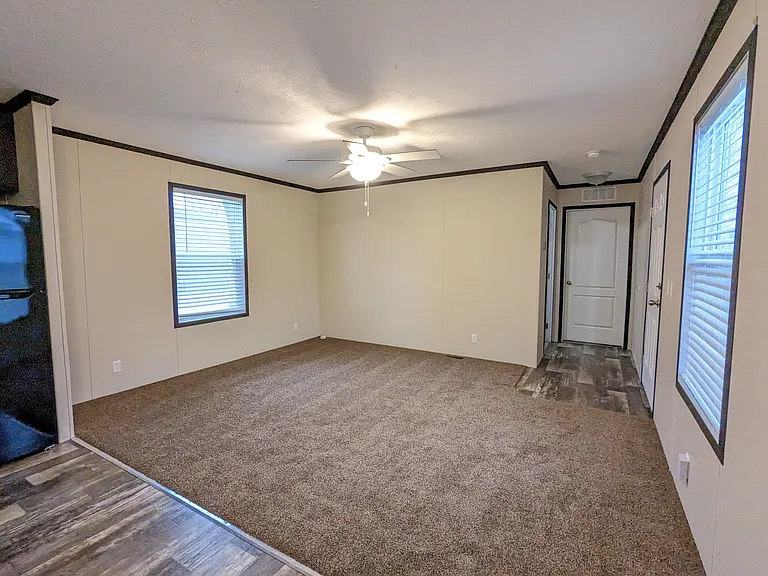 130 Texas St — Photo 4