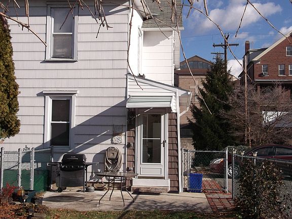 5th image of 1318 Stewart St