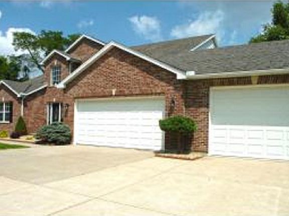 2nd image of 412 Sandstone Dr