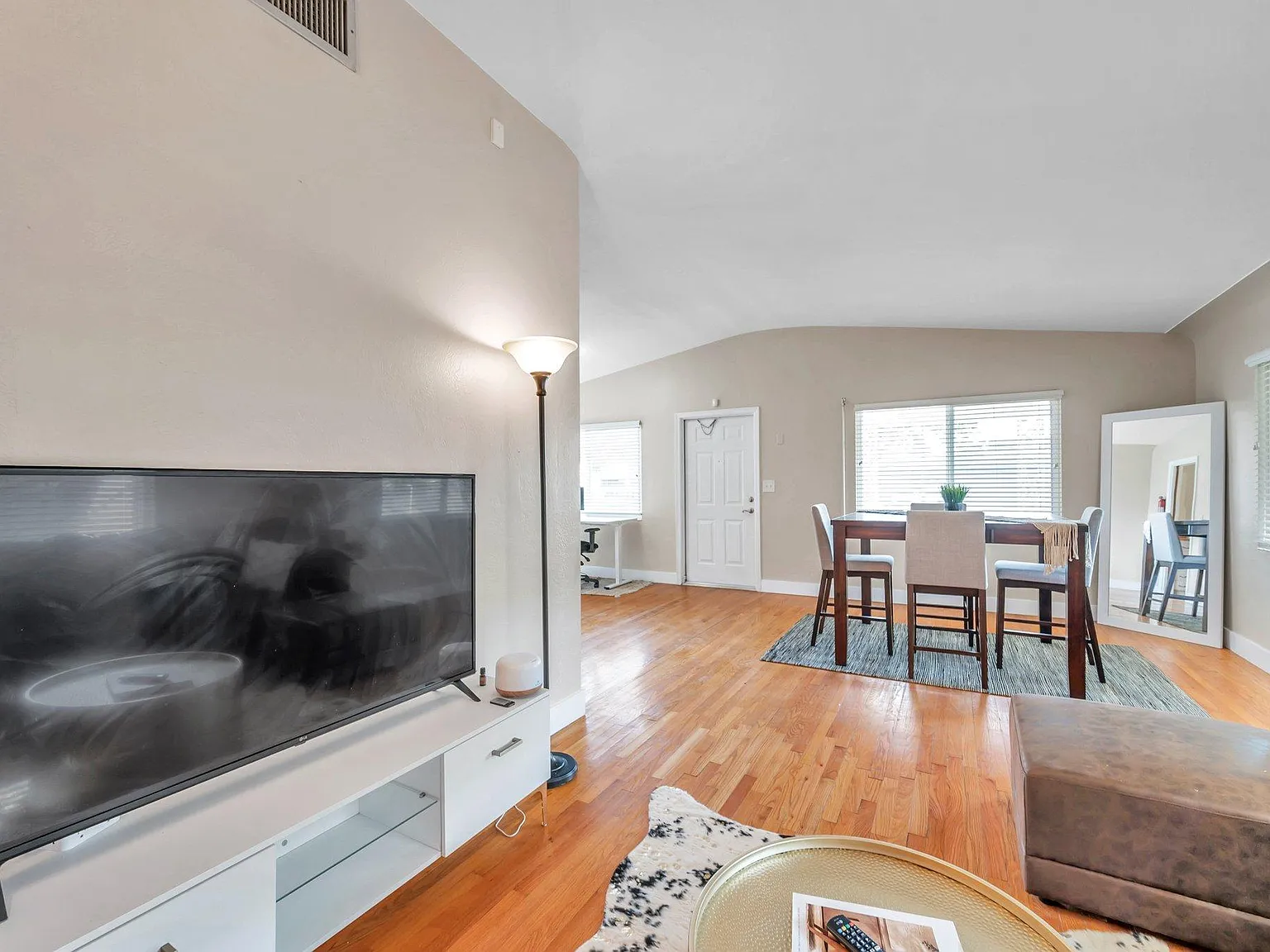 5637 Central Ave — Photo 4